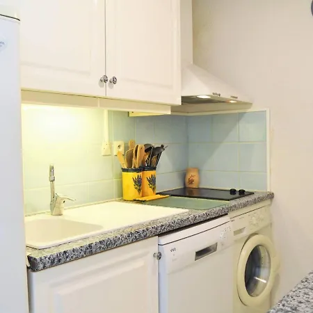 Appartement Le Lavandou, 2 Pièces, 4 Personnes - Fr-1-251-399 *