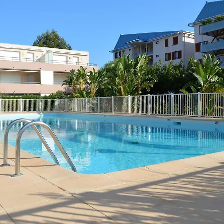 Apartament T2 Climatise Avec Piscine, Terrasse Et Parking A 600m De La - - Fr-1-251-399