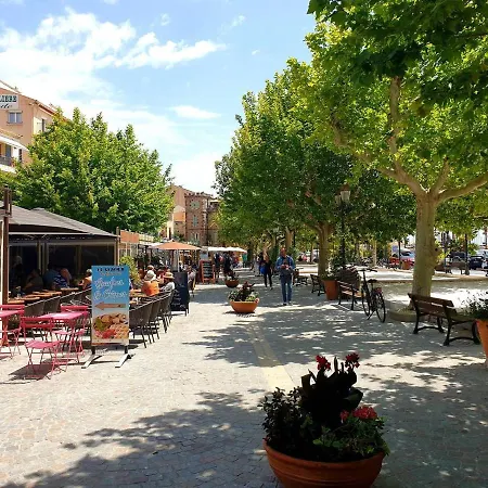 T2 Climatise Avec Piscine, Terrasse Et Parking A 600m De La - - Fr-1-251-399 *